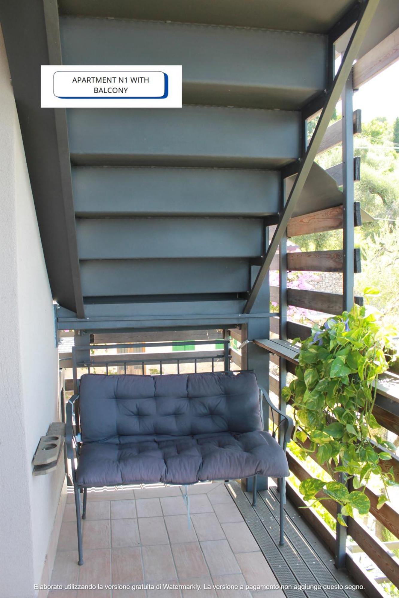The View Apartamento Torri Del Benaco Exterior foto