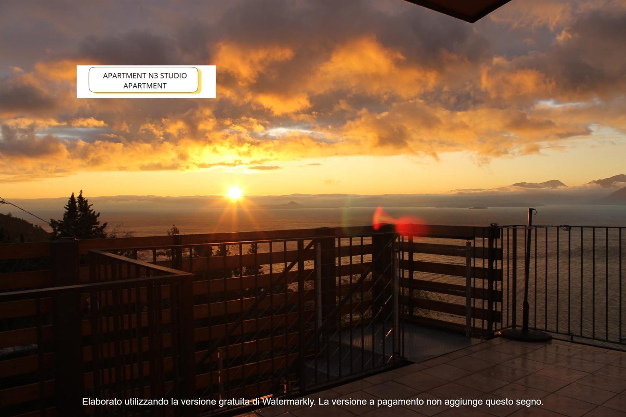 The View Apartamento Torri Del Benaco Exterior foto